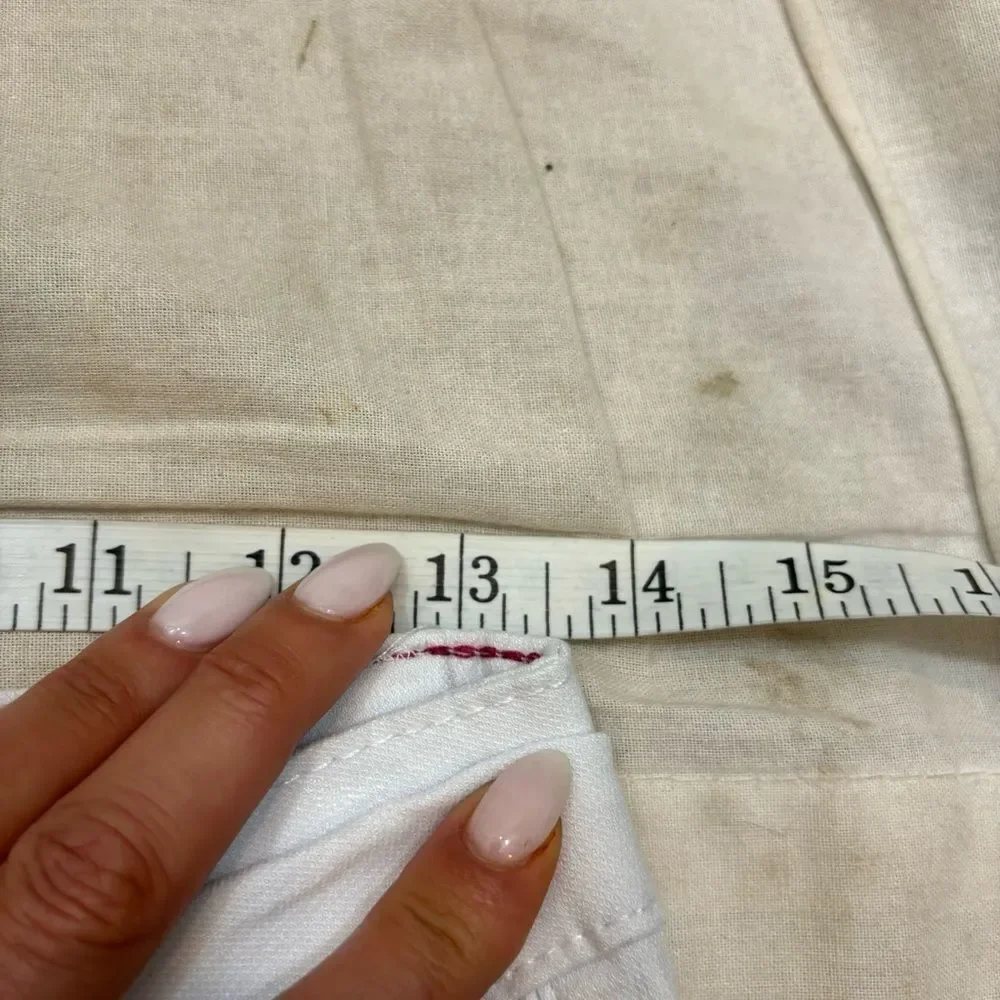 Sabrina Lauren Ladies White Denim Shorts Size 8‎